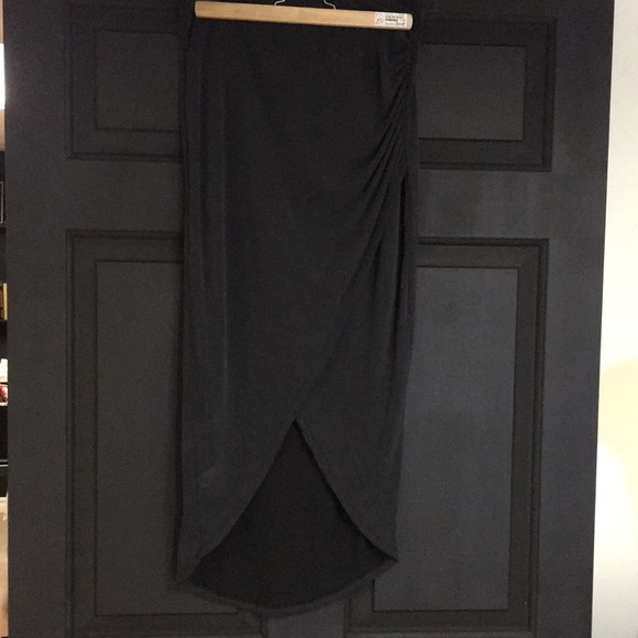 Grey skirt with front split - Picture 11 of 13